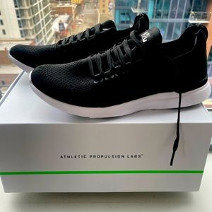 Never Worn APL Women Size 9 TechLoom Breeze Black